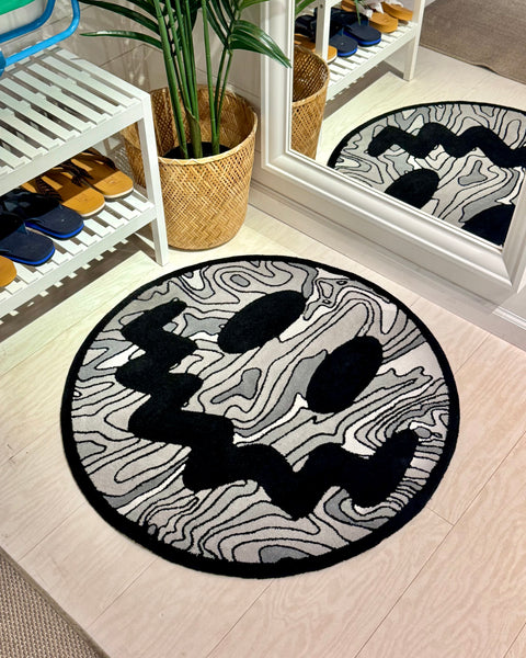 TOPOGRAPHIC SMILE RUG (GRAYSCALE)