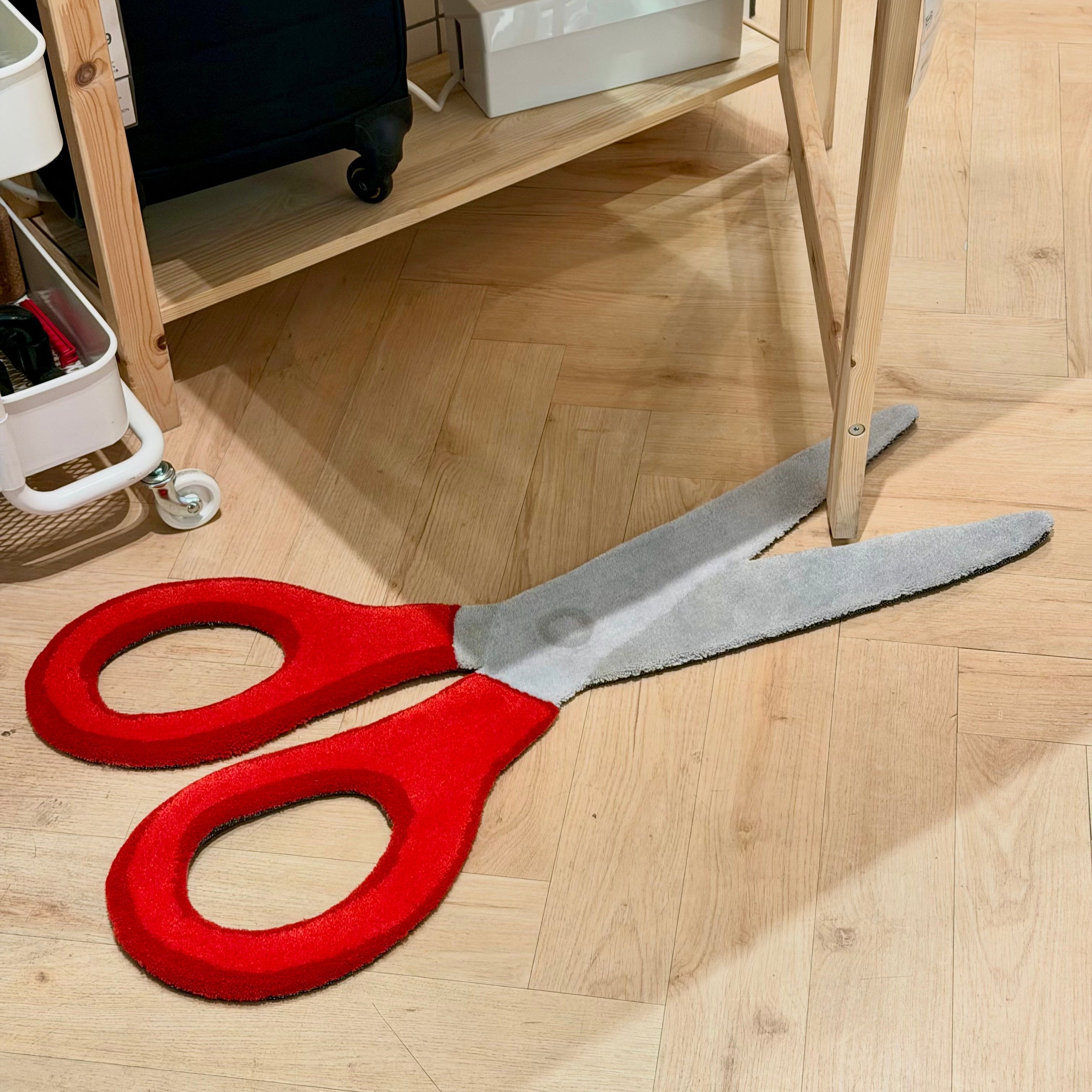 SCISSORS RUG