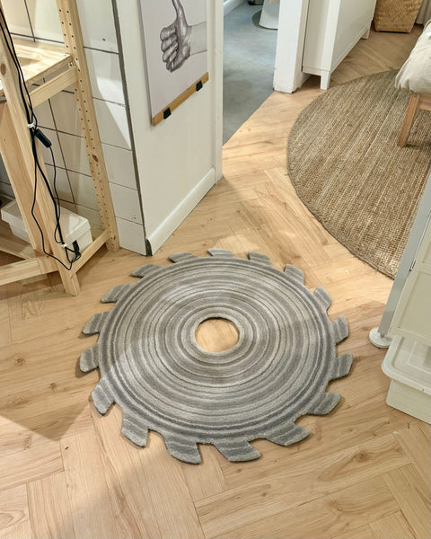 SAWBLADE RUG (FULL)