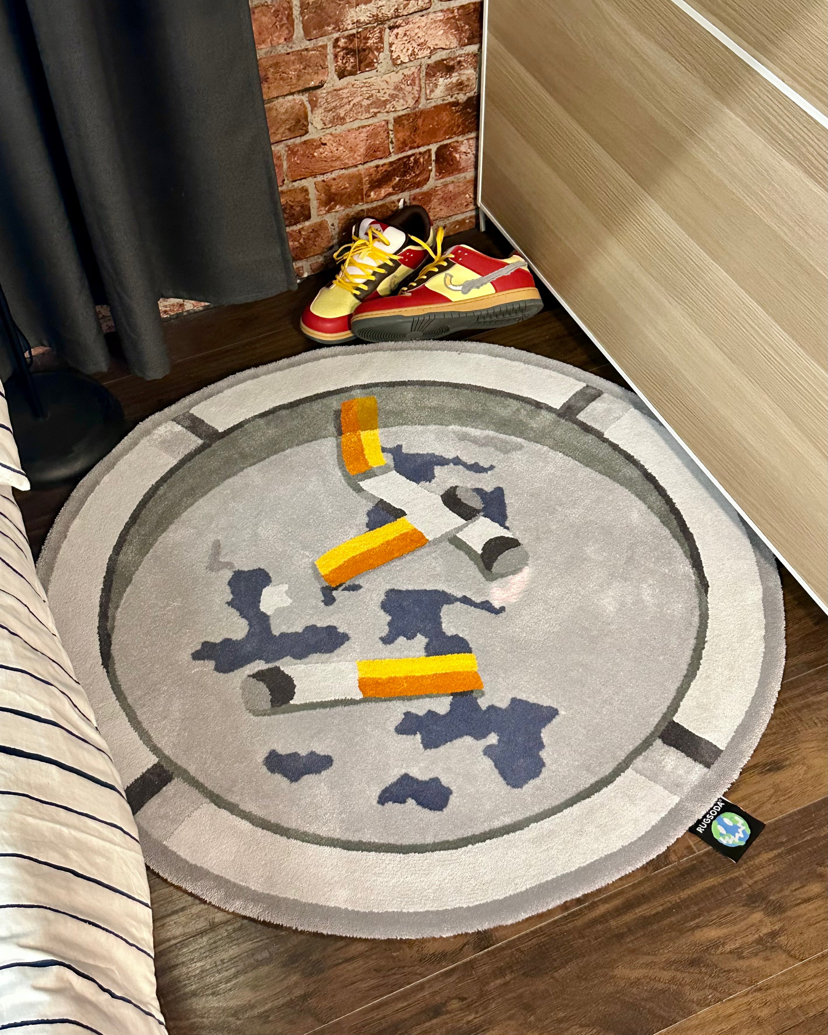 ASHTRAY RUG (CIGARETTES)