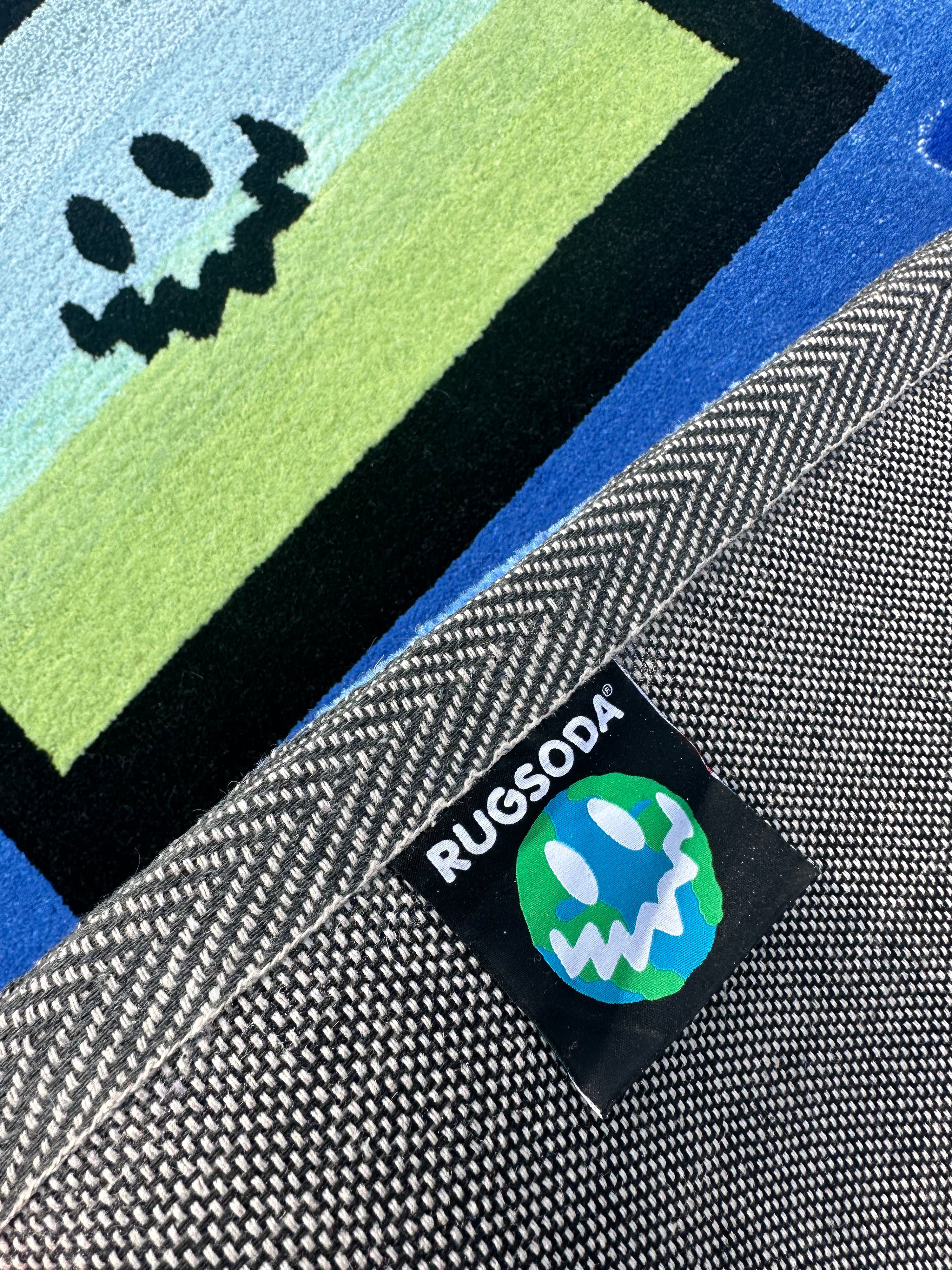 HANDHELD RUG BLUE